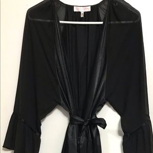 Oscar de la Renta Short Black Robe